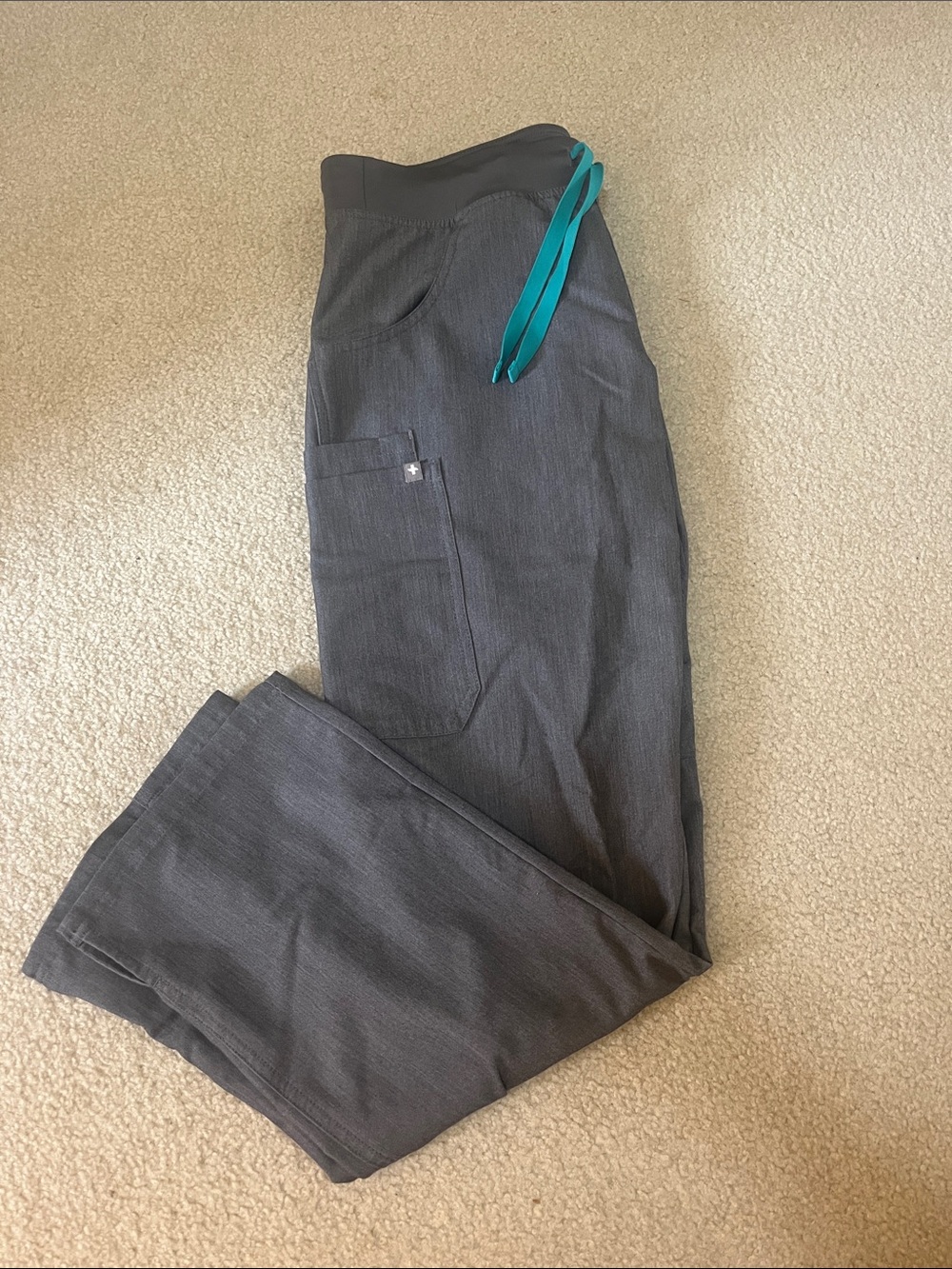 Figs Women's Straight Leg Scrub Pants in Gray with Teal Drawstring